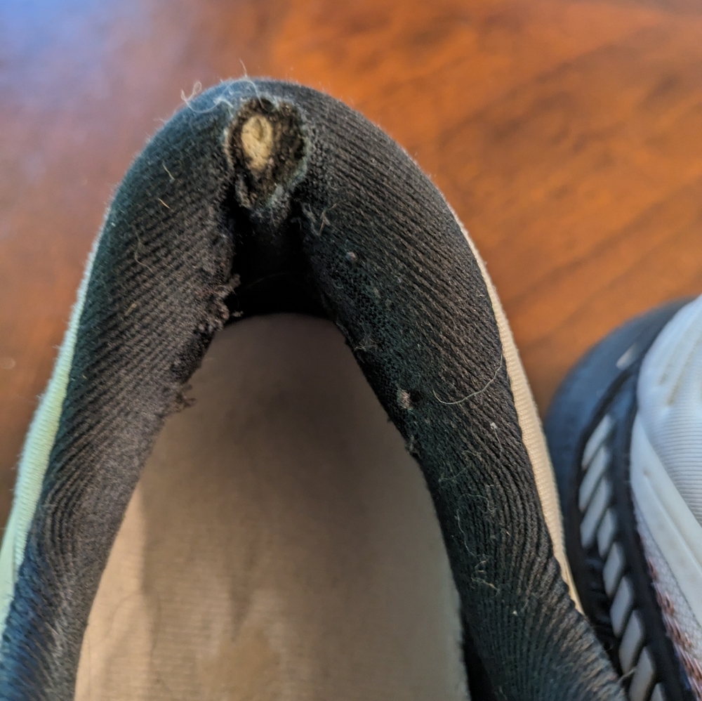 Brooks Sneakers View 4